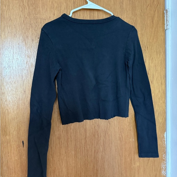 Brandy Melville Black Long Sleeve Crop Top - Picture 3 of 3